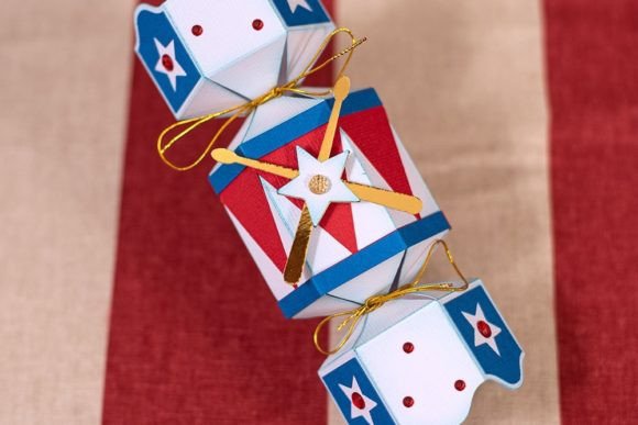 Patriotic Cracker: A Festive SVG Project for Every Creator